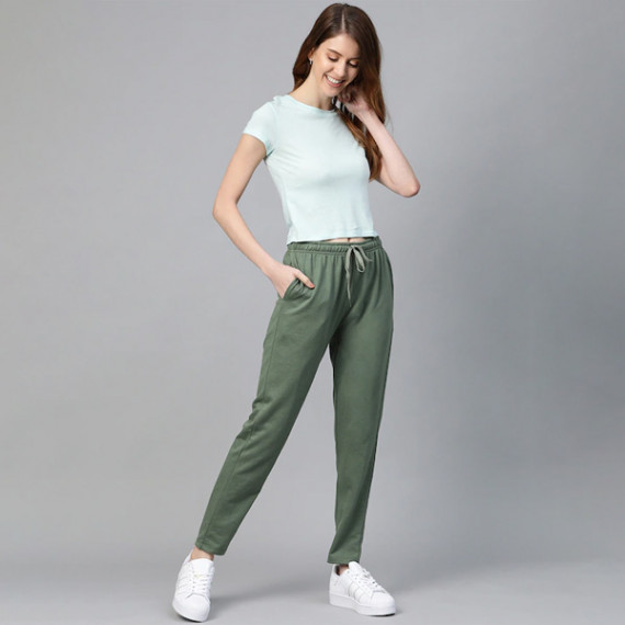 https://www.shop-ally.in/products/women-black-solid-side-stripes-cropped-track-pants