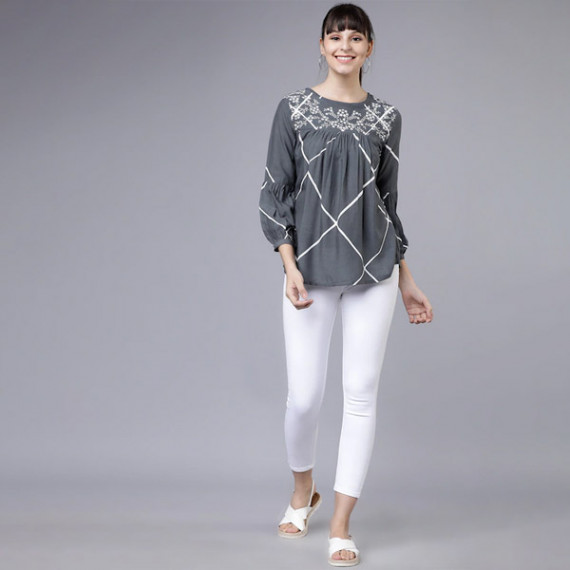 https://www.shop-ally.in/products/women-grey-and-white-printed-a-line-top