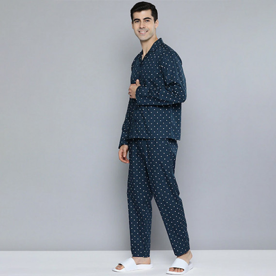 https://www.shop-ally.in/products/men-navy-blue-white-printed-pure-cotton-night-suit