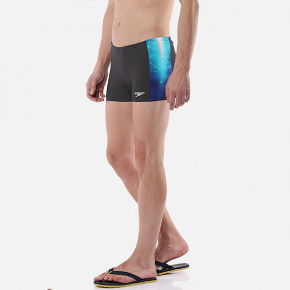 https://www.shop-ally.in/products/navy-swimming-trunks